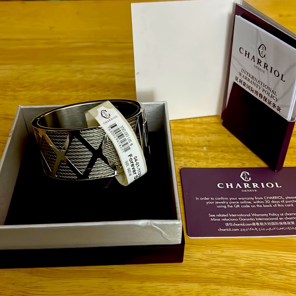NWT, CHARRIOL forever collection,  stunning stainless steel bangle   Size:M